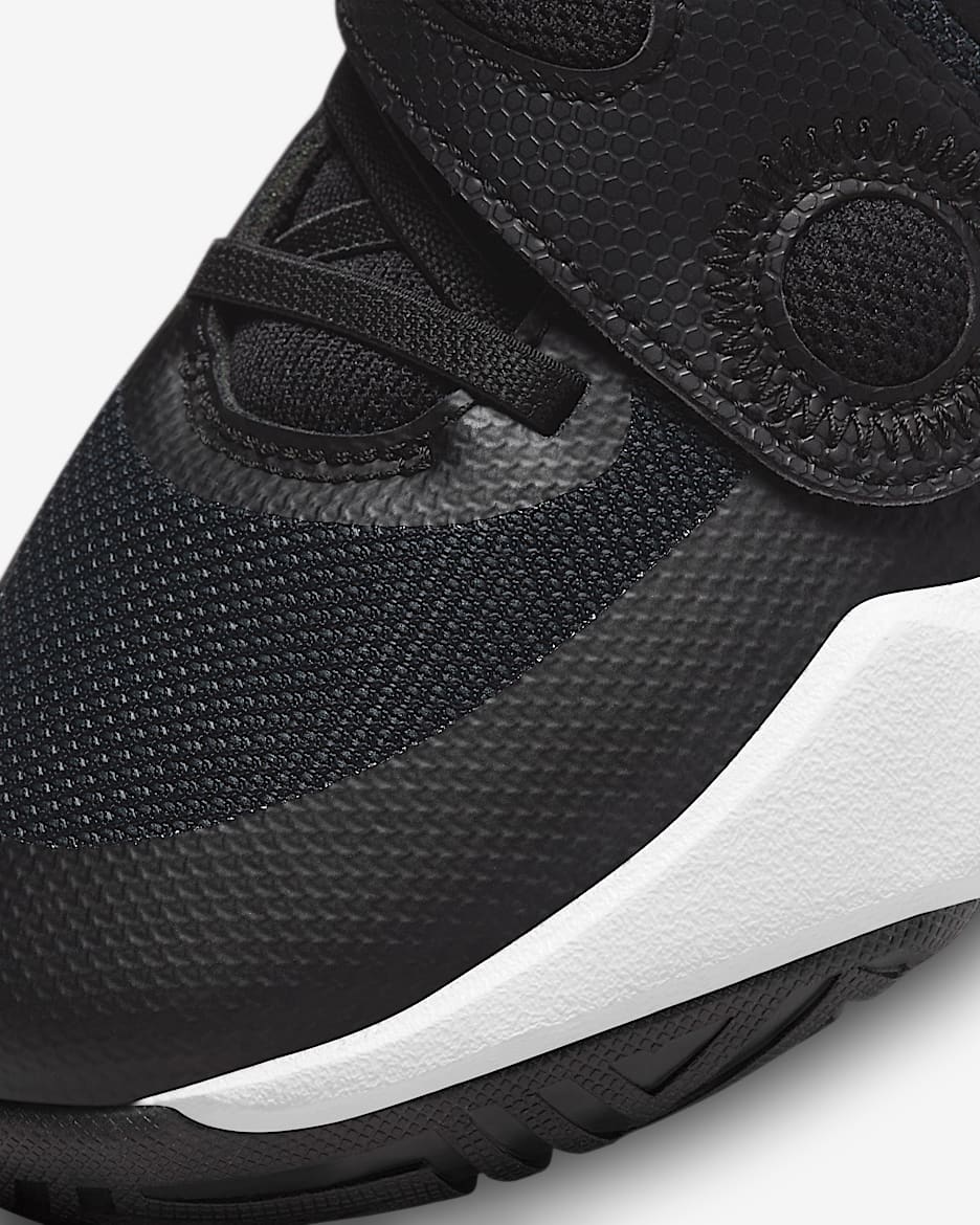 Nike Team Hustle D 11 Big Kids Basketball Shoes. Nike